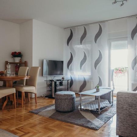 Apartman "Joka" Ðakovo エクステリア 写真
