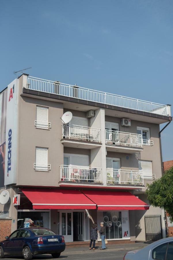 Apartman "Joka" Ðakovo エクステリア 写真