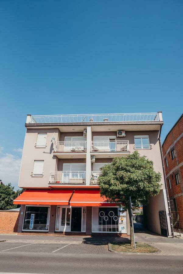Apartman "Joka" Ðakovo エクステリア 写真